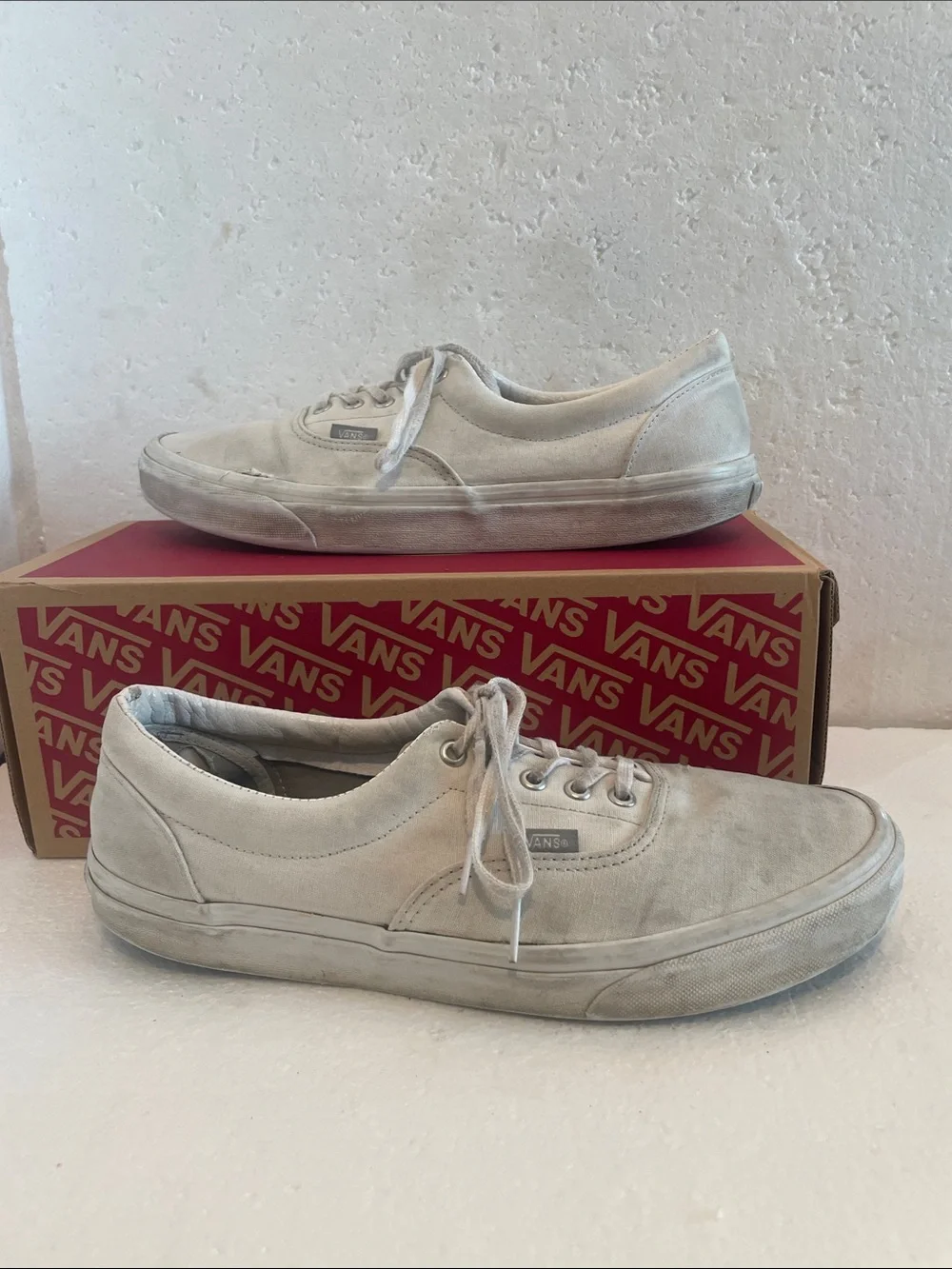 Vans era white
